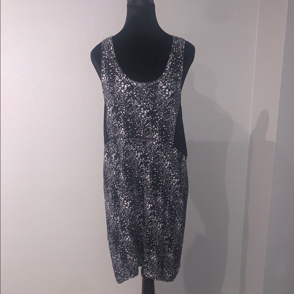 Black and White Sleeveless Dress
